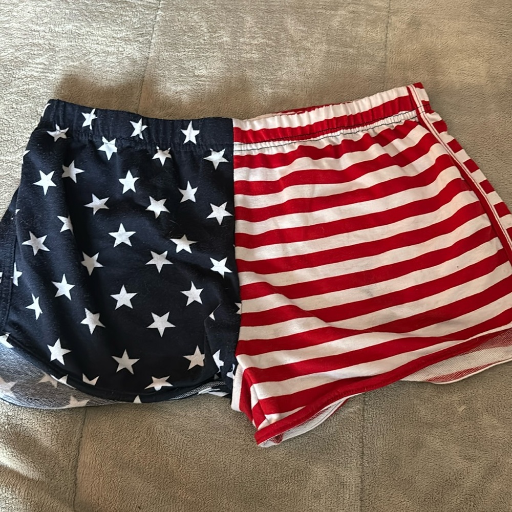 cute shorts for fourth of july!!